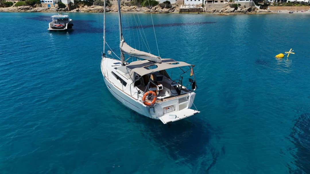 DUFOUR 360 - photo 3
