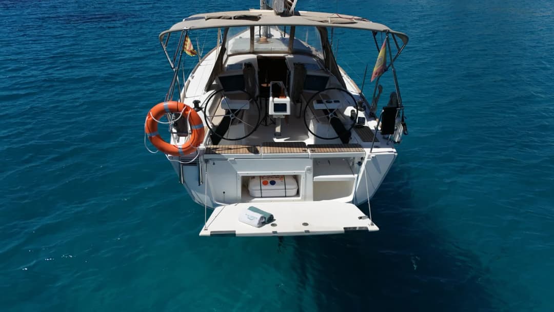 DUFOUR 360 - photo 4
