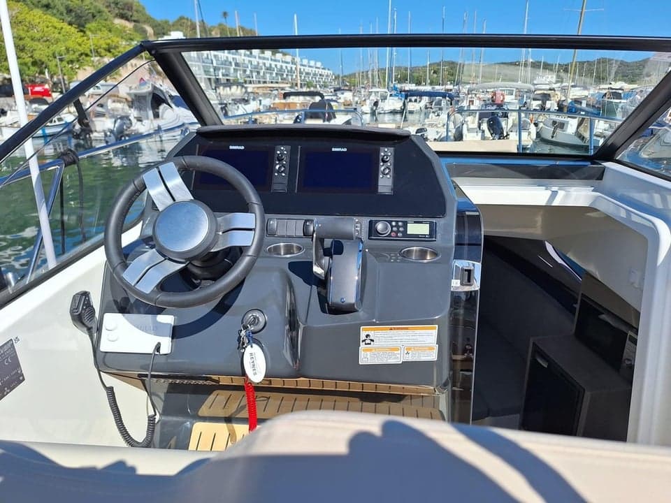 Quicksilver 875 Sundeck - photo 4