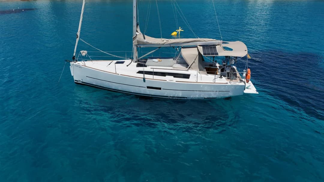 DUFOUR 360 - photo 2