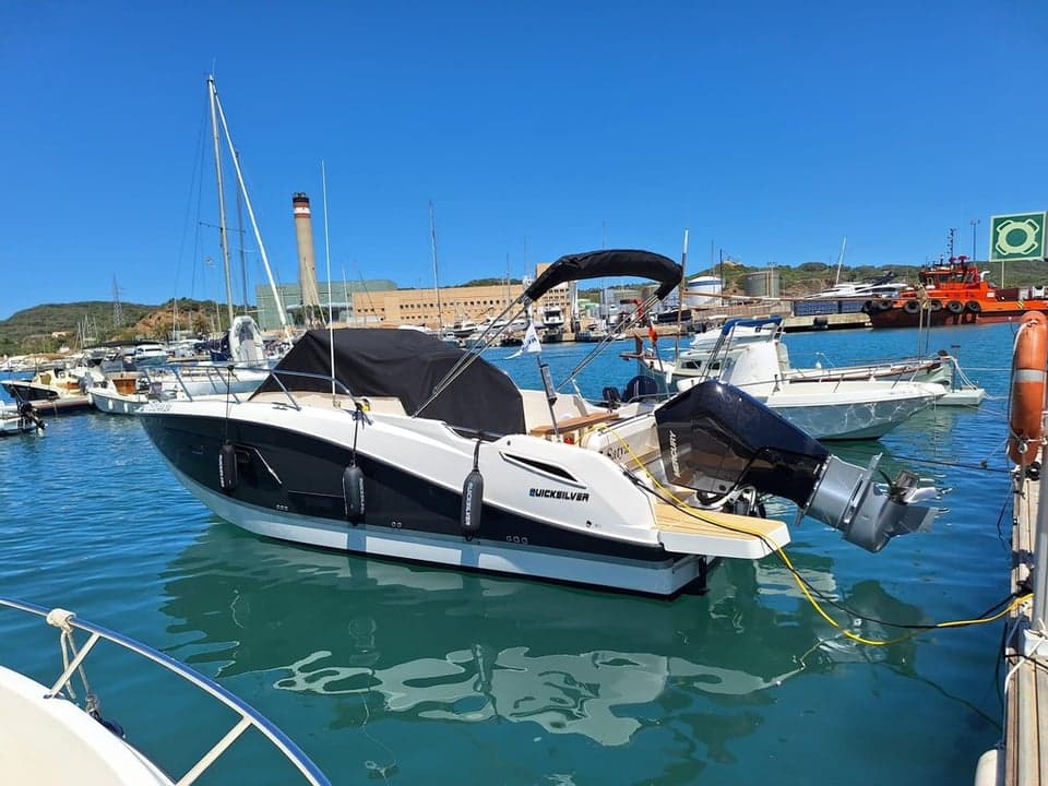 Quicksilver 875 Sundeck - photo 2
