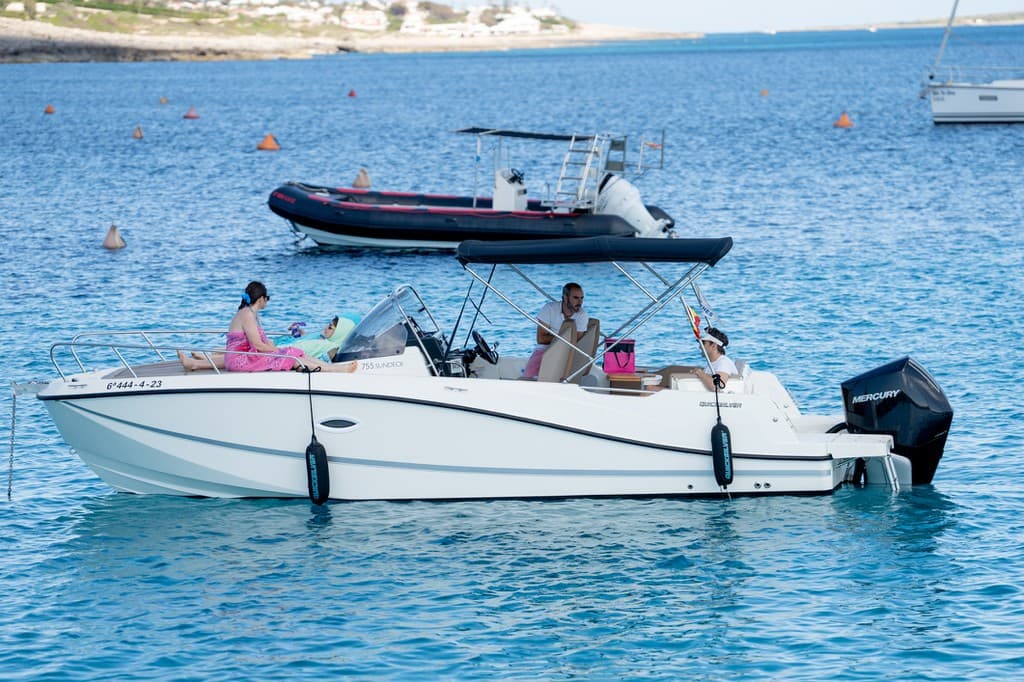 Quicksilver 755 Sundeck - photo 8