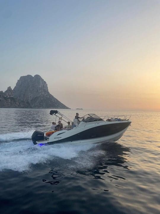Quicksilver 875 Sundeck - photo 2